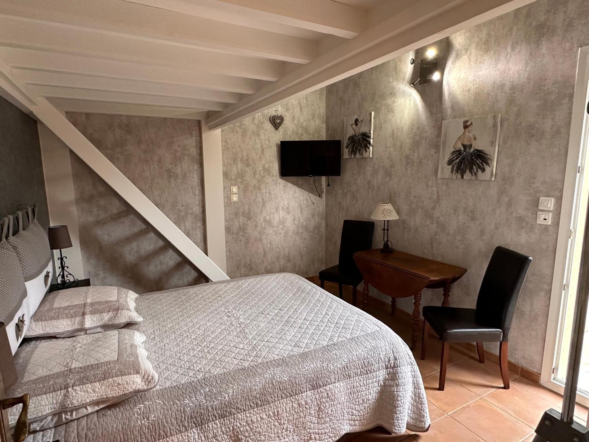 Beau Ciel Apartment Chateauneuf-de-Gadagne Luaran gambar