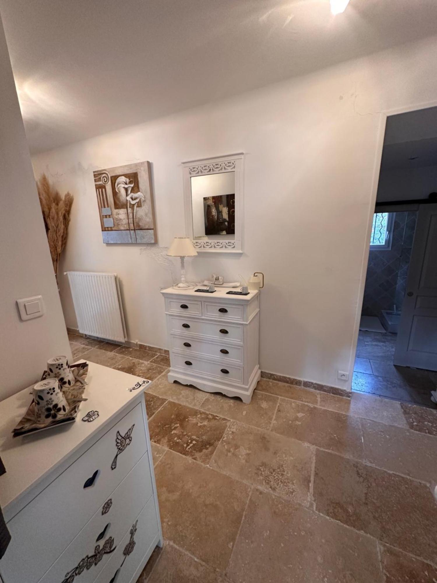 Beau Ciel Apartment Chateauneuf-de-Gadagne Luaran gambar